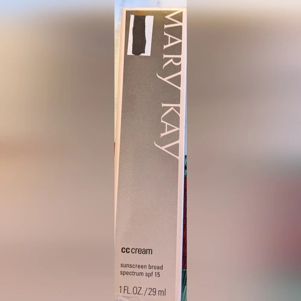Mary Kay CC Cream – Sunscreen Broad Spectrum SPF 15 1 floz/29 ml Discontinued